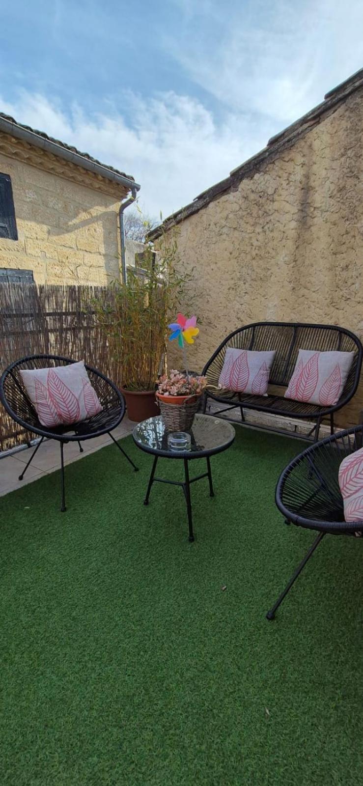 Collias Proche D'Uzes La Terrasse Du Soleil Levant מראה חיצוני תמונה